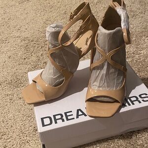 New in box Dream Pair Heels Size 6.5